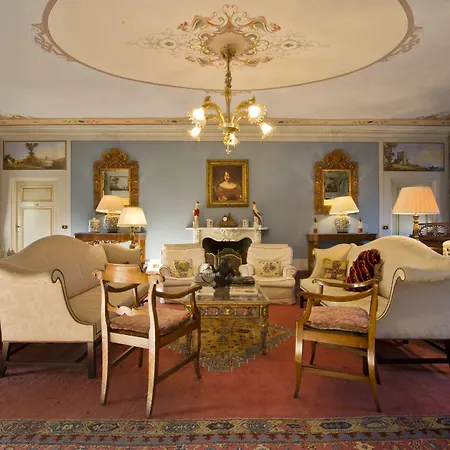 Michaela Bed and Breakfast 4*