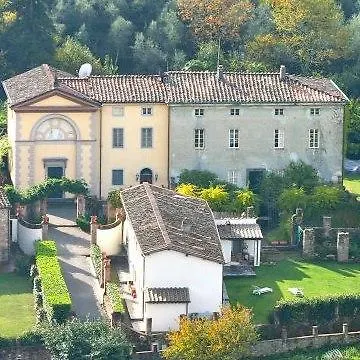 Michaela 4*