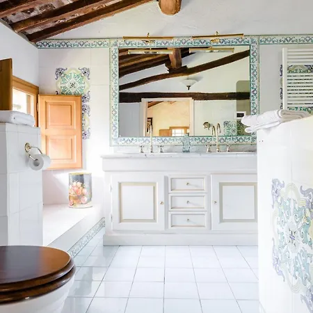Michaela Bed & Breakfast 4*